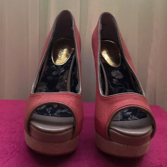 Platform peep toe heels, coral red, gold trim, cork heel, size 7us EUC - Picture 5 of 5